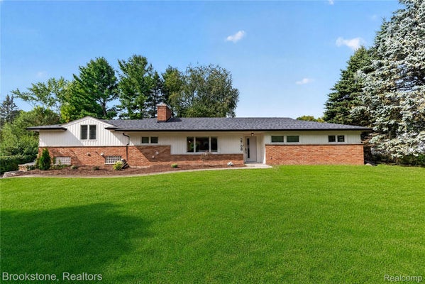 2768 HILLENDALE DR, ROCHESTER HILLS, MI 48309 - Image 3da22ceb2eb761f853b6943380a23ce6/1700458407