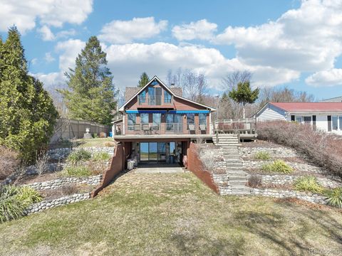 3641 MANN Road Waterford Charter Township MI 48346