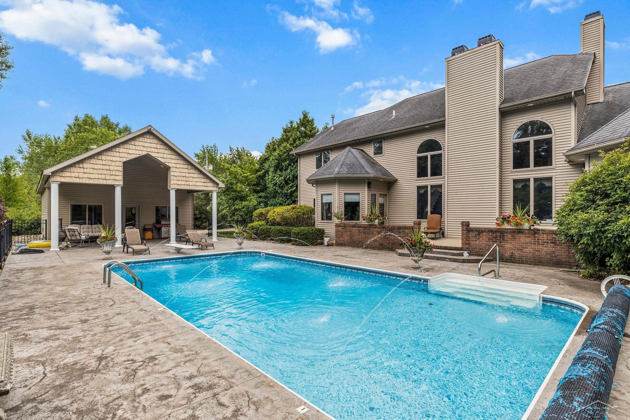 1238 W Center Road
