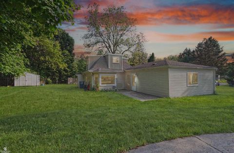 432 Eagle Pass St Street Lapeer City MI 48446