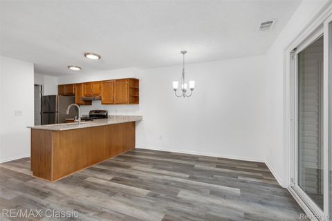 Tiny photo for 4990 Oak Hill Drive #59, Waterford Charter Township, MI 48329 (MLS # 20251023993)