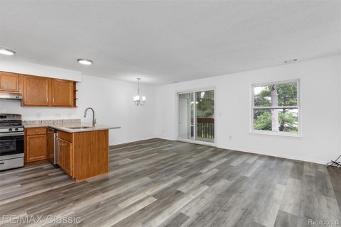 Tiny photo for 4990 Oak Hill Drive #59, Waterford Charter Township, MI 48329 (MLS # 20251023993)