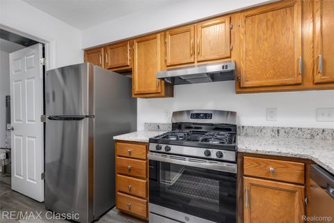 Tiny photo for 4990 Oak Hill Drive #59, Waterford Charter Township, MI 48329 (MLS # 20251023993)