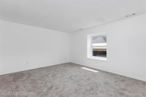 Tiny photo for 4990 Oak Hill Drive #59, Waterford Charter Township, MI 48329 (MLS # 20251023993)