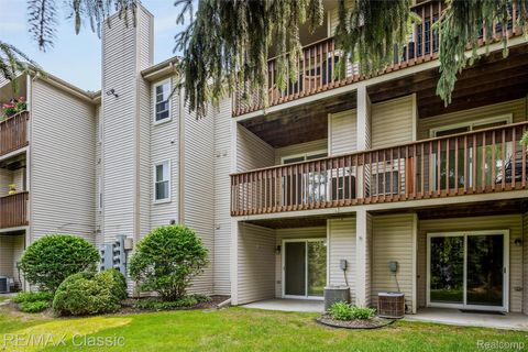 Tiny photo for 4990 Oak Hill Drive #59, Waterford Charter Township, MI 48329 (MLS # 20251023993)