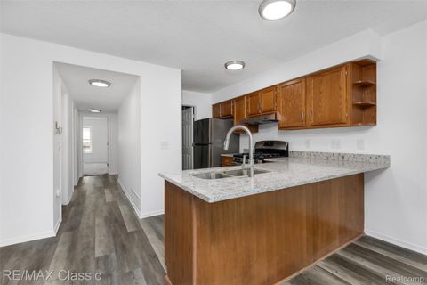 Tiny photo for 4990 Oak Hill Drive #59, Waterford Charter Township, MI 48329 (MLS # 20251023993)