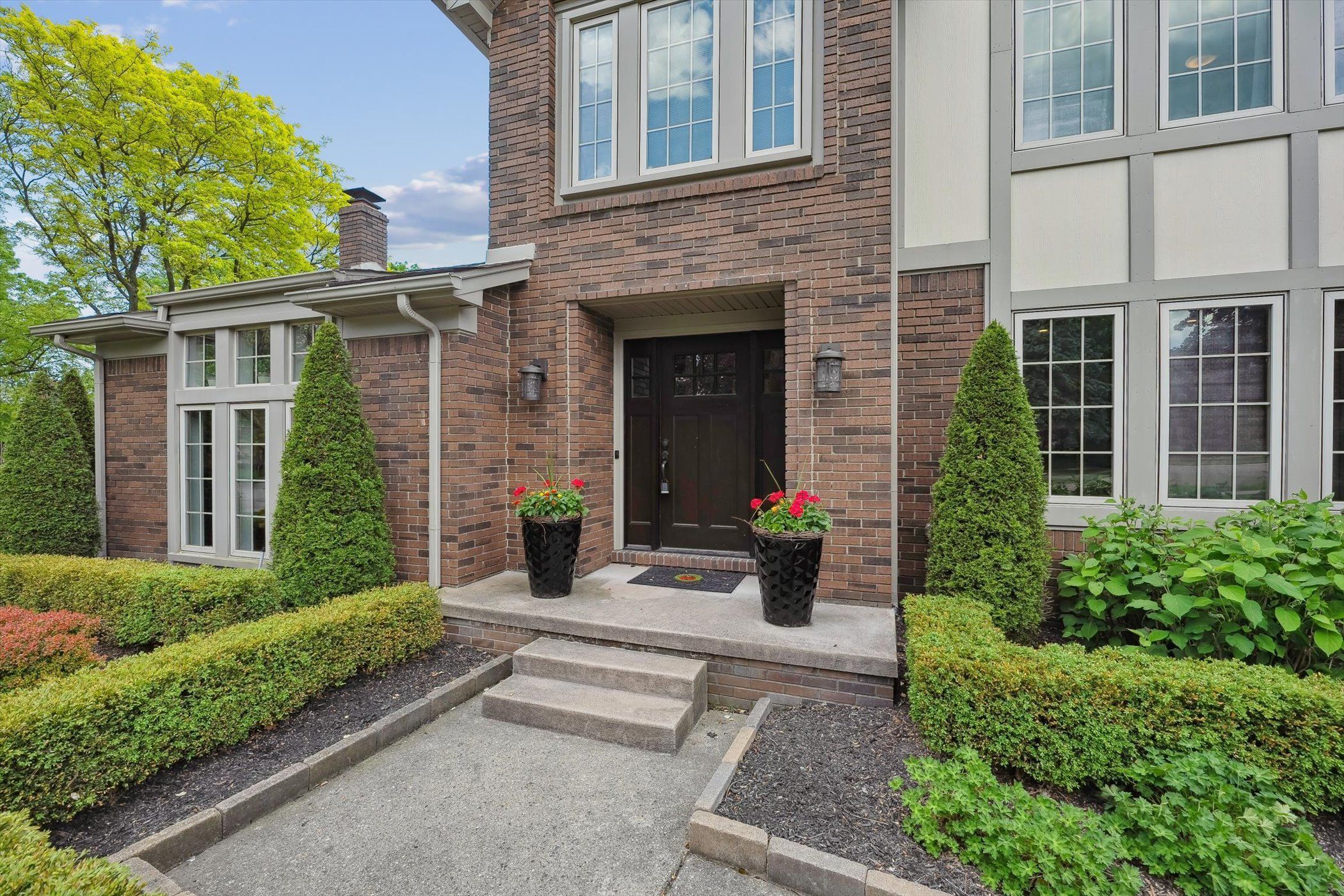 17305 LAUREL Drive