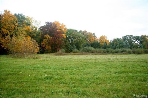 68 Donegal Court Tyrone Township MI 48430