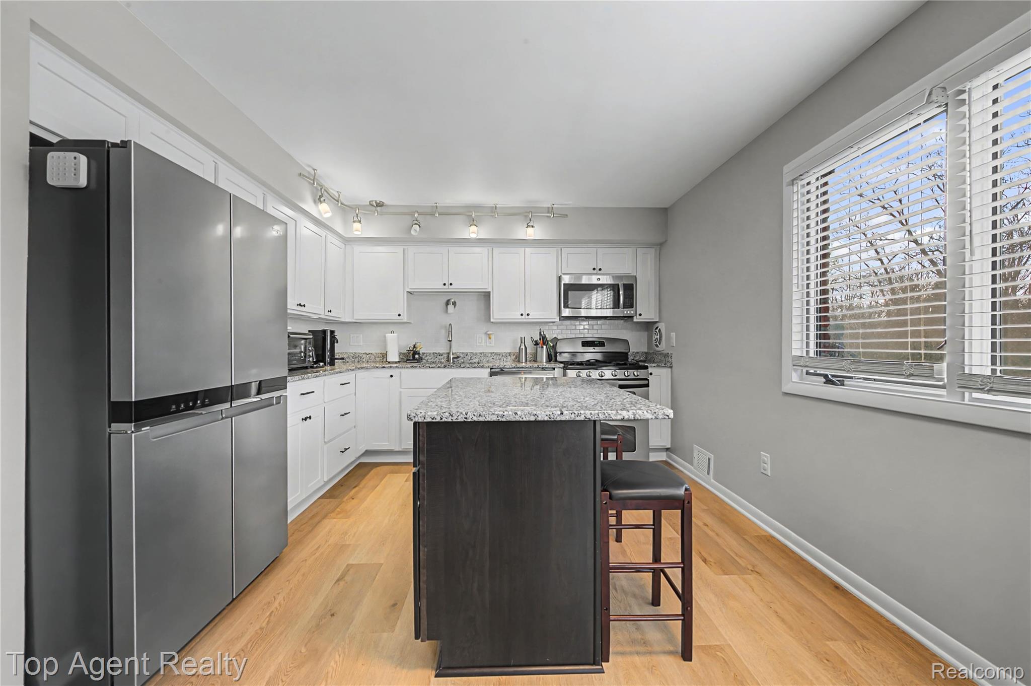 152 E Hickory Grove Road