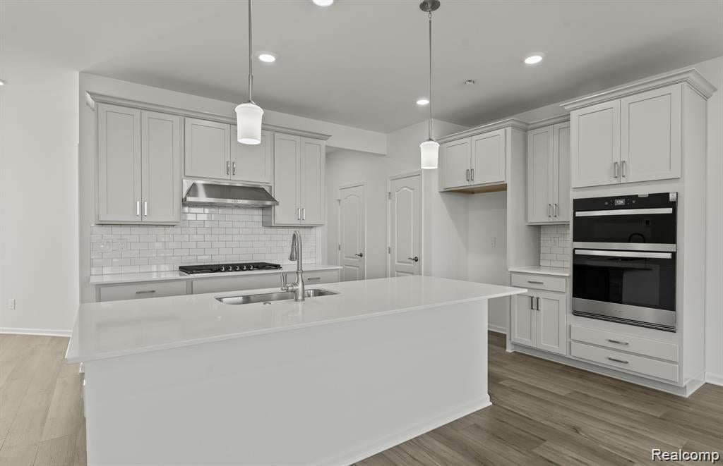5570 E Spaniel Drive