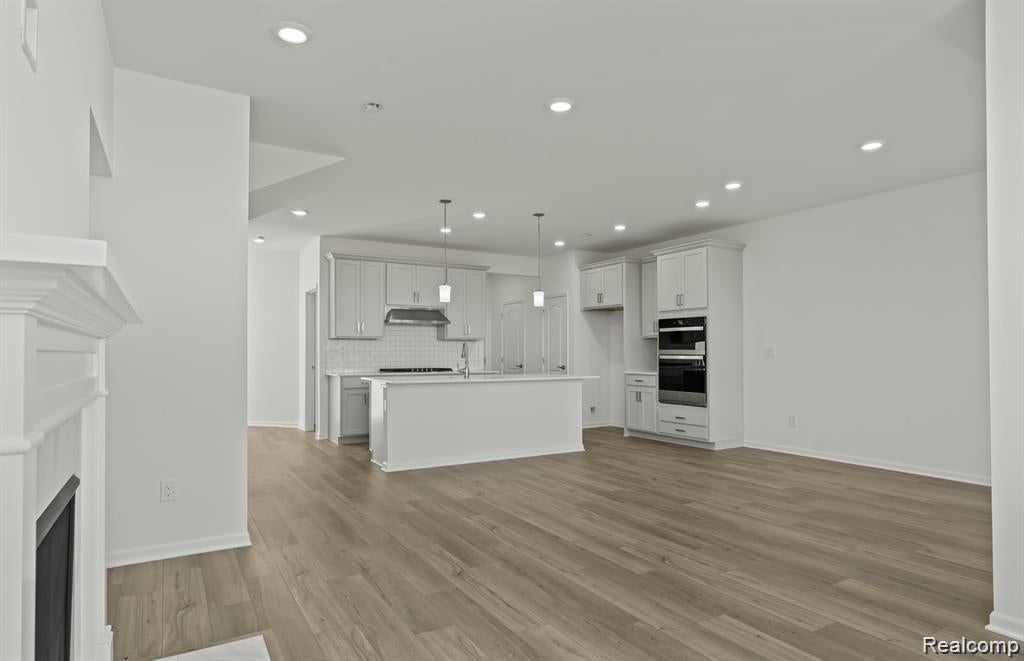 5570 E Spaniel Drive