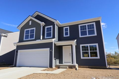 422 Hidden River W Holly Township MI 48442