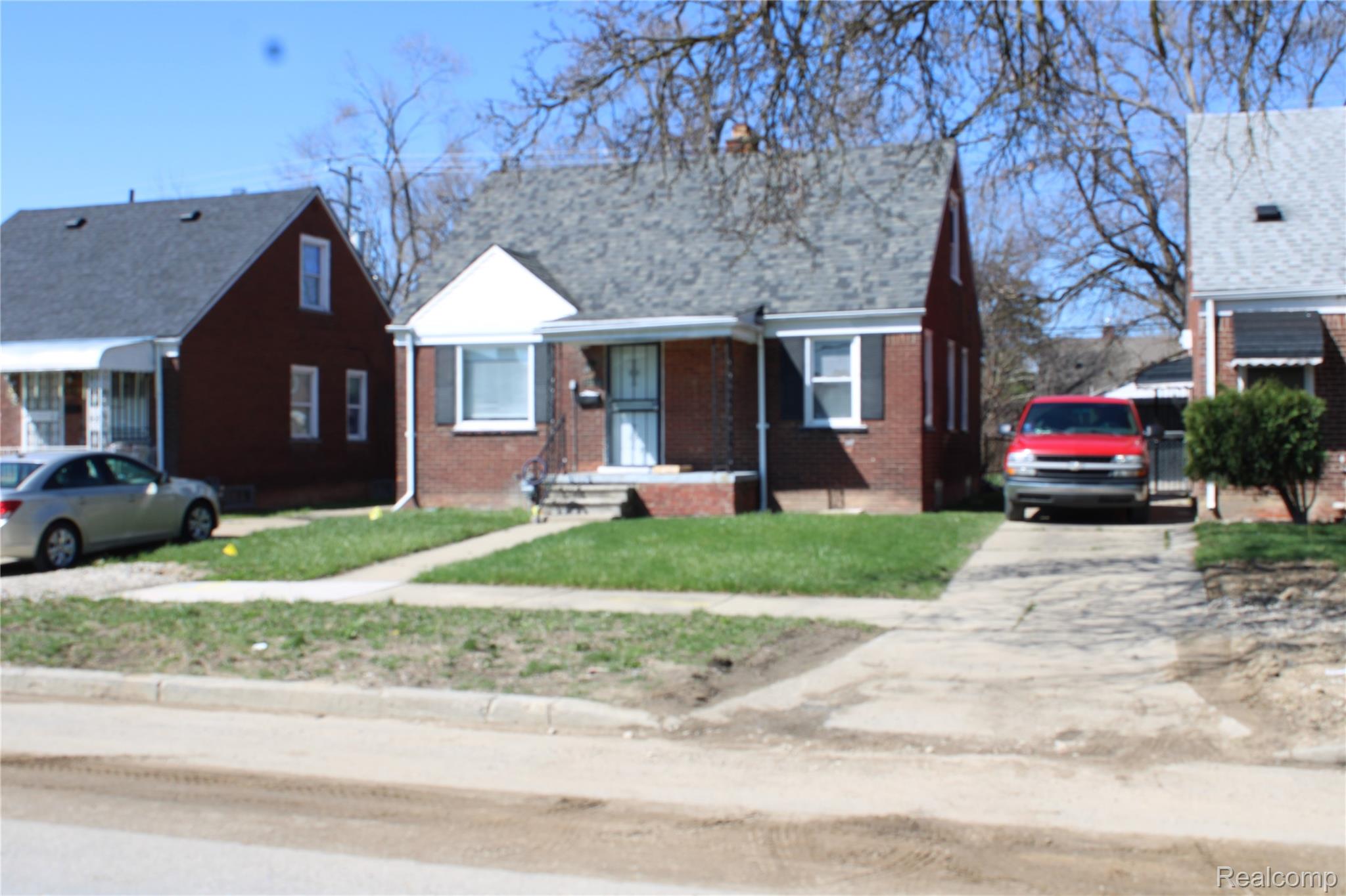 9107 Roselawn Street