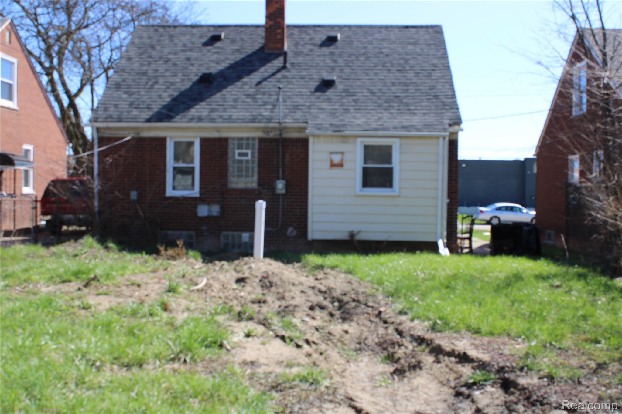 9107 Roselawn Street