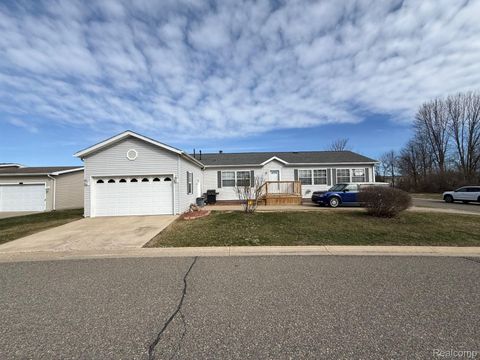 11242 Nearbrook Court Green Oak Township MI 48178