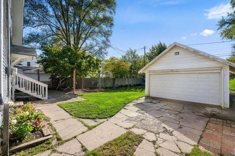 Tiny photo for 16 W 21st Street, Holland City, MI 49423 (MLS # 71026055861)
