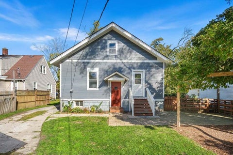 Tiny photo for 16 W 21st Street, Holland City, MI 49423 (MLS # 71026055861)