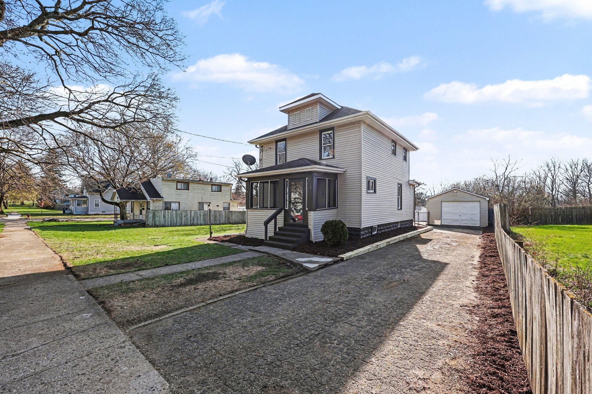 1104 N Waterloo Avenue