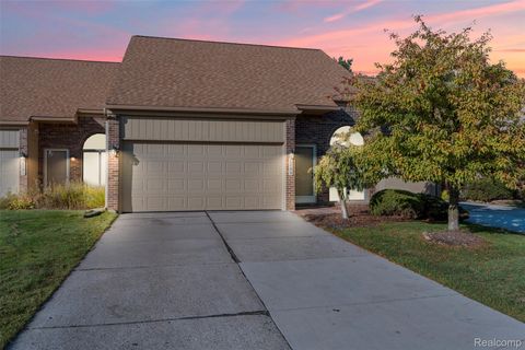 2289 Rochelle Park Drive Rochester Hills City MI 48309