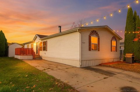 1332 Aspen Street Columbus Township MI 48063