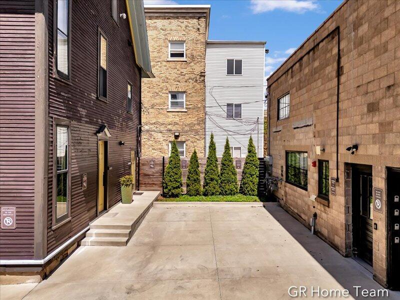 22 Jefferson Avenue SE
