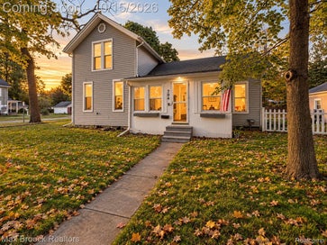 704 E Washington Street Howell City MI 48843
