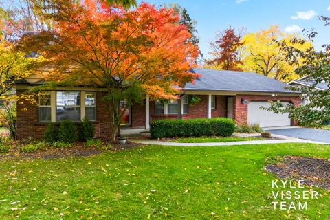 Photo of 2437 Okemos Drive SE, Grand Rapids City, MI 49506 (MLS # 65025057543)
