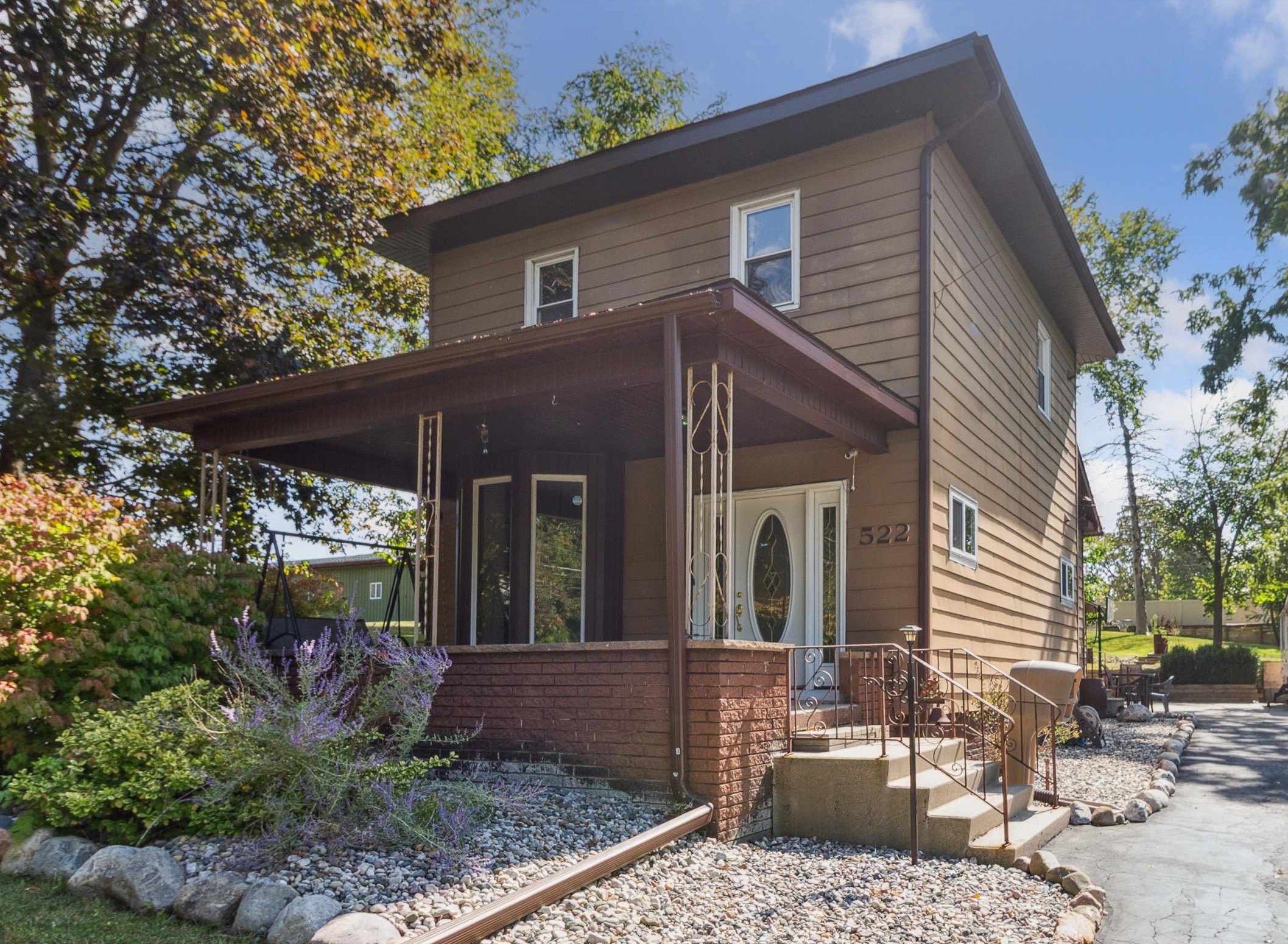 522 E Saginaw Street