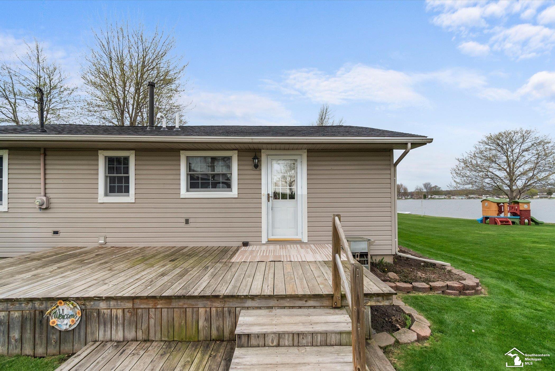 1030 Posey Lake Highway