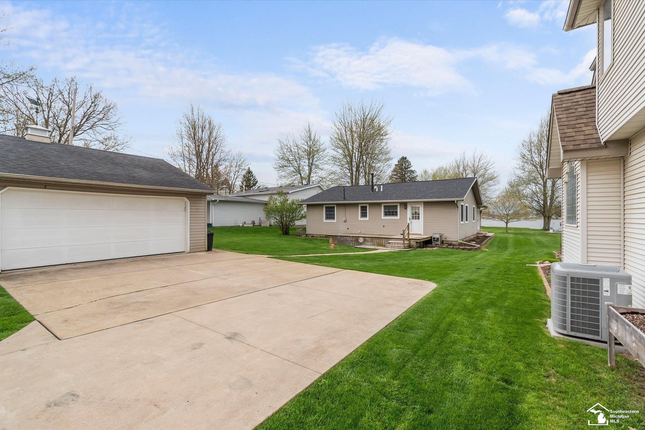 1030 Posey Lake Highway