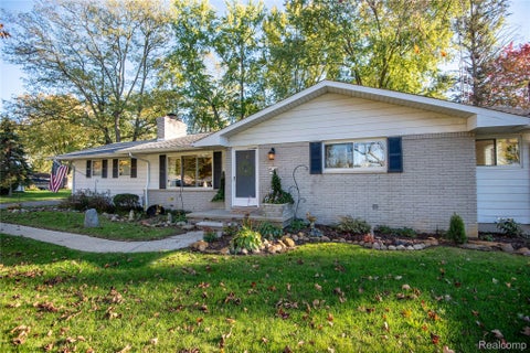 Photo for 2479 N Long Lake Road