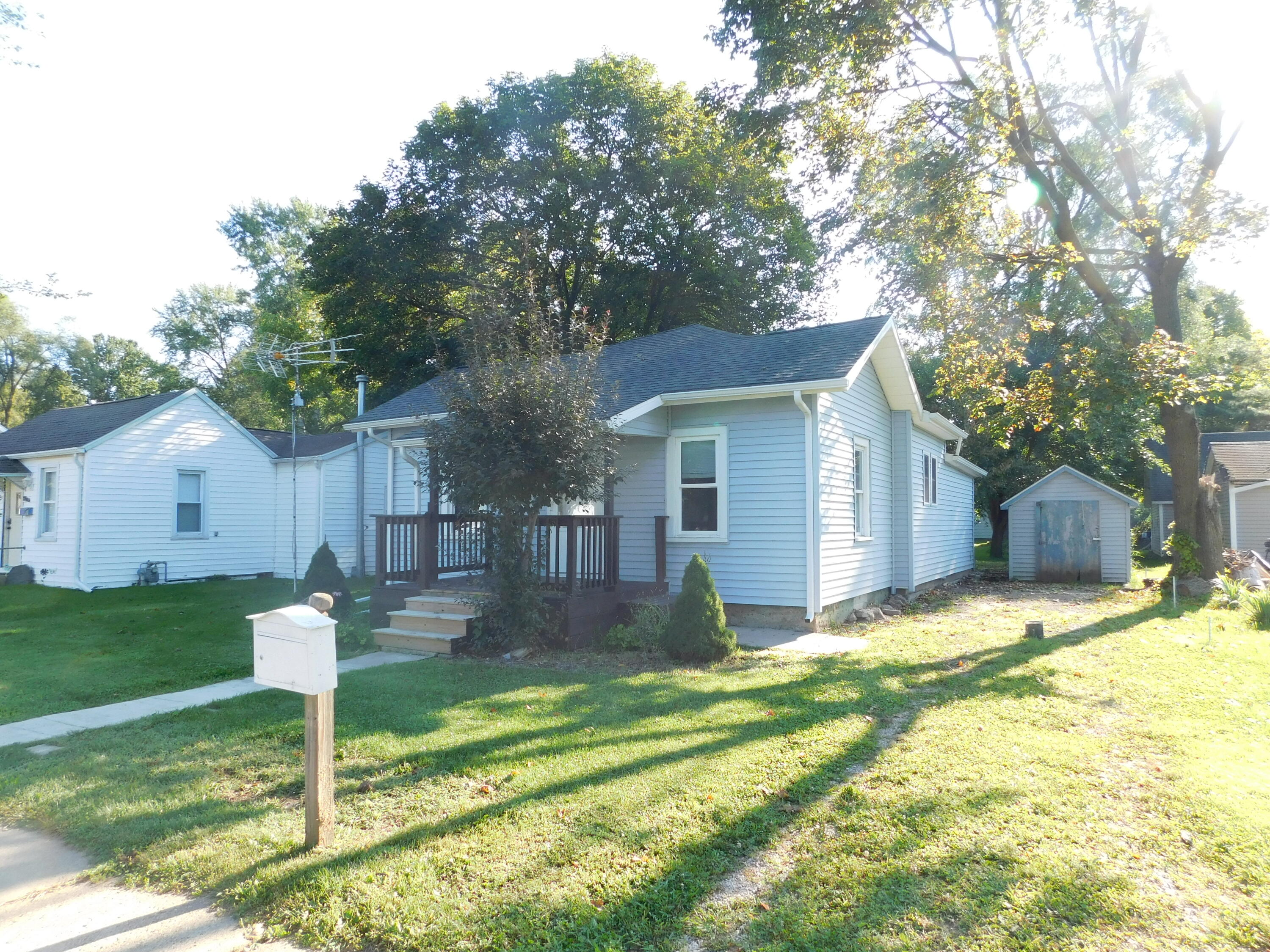 403 Center Street