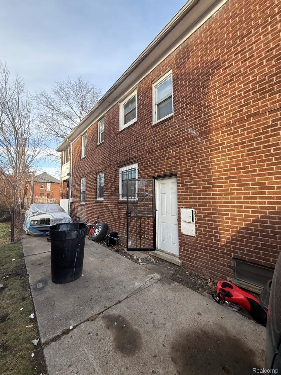 3734 W Buena Vista Street