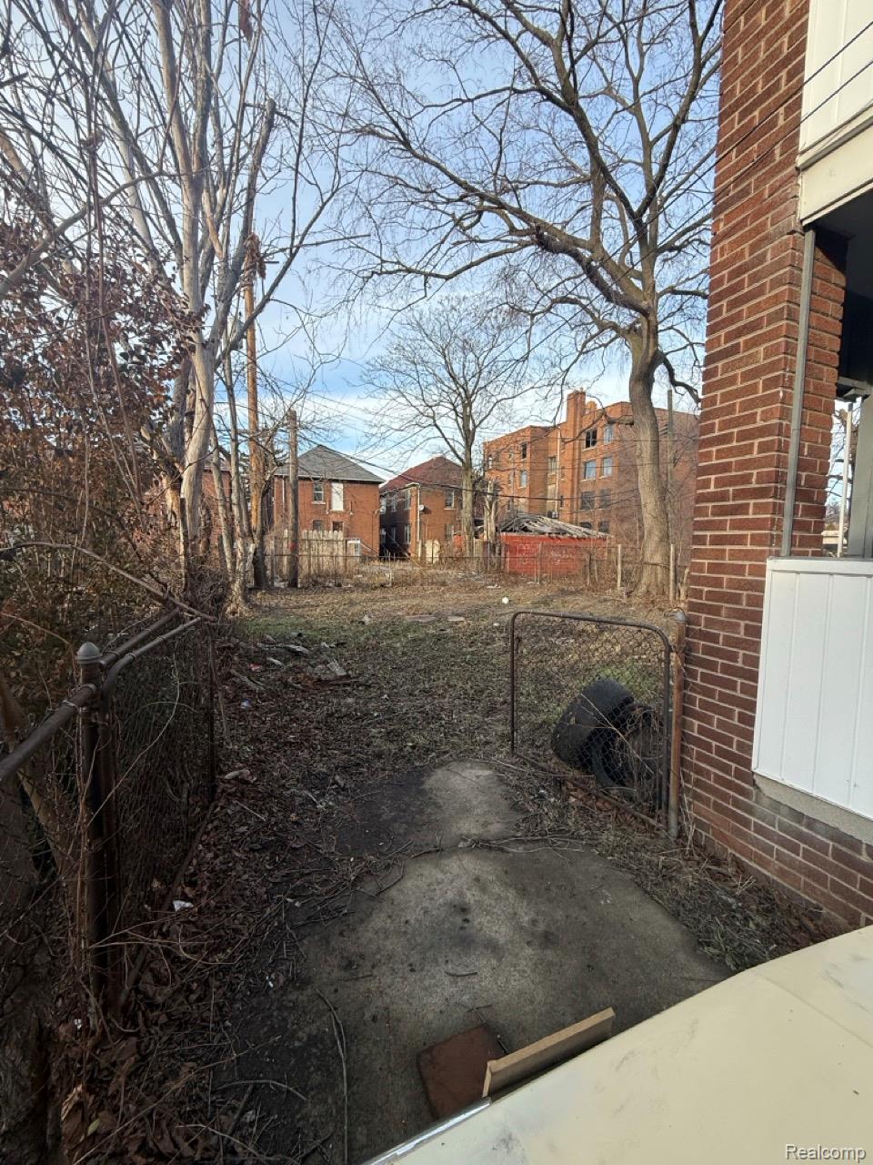 3734 W Buena Vista Street