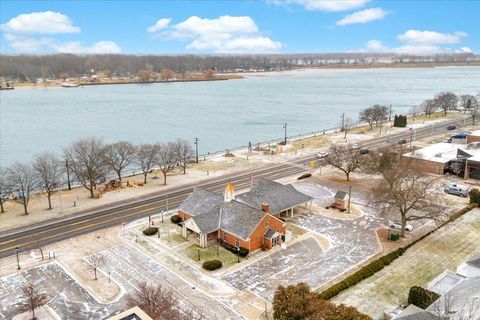 301 Summer Street Algonac City MI 48001