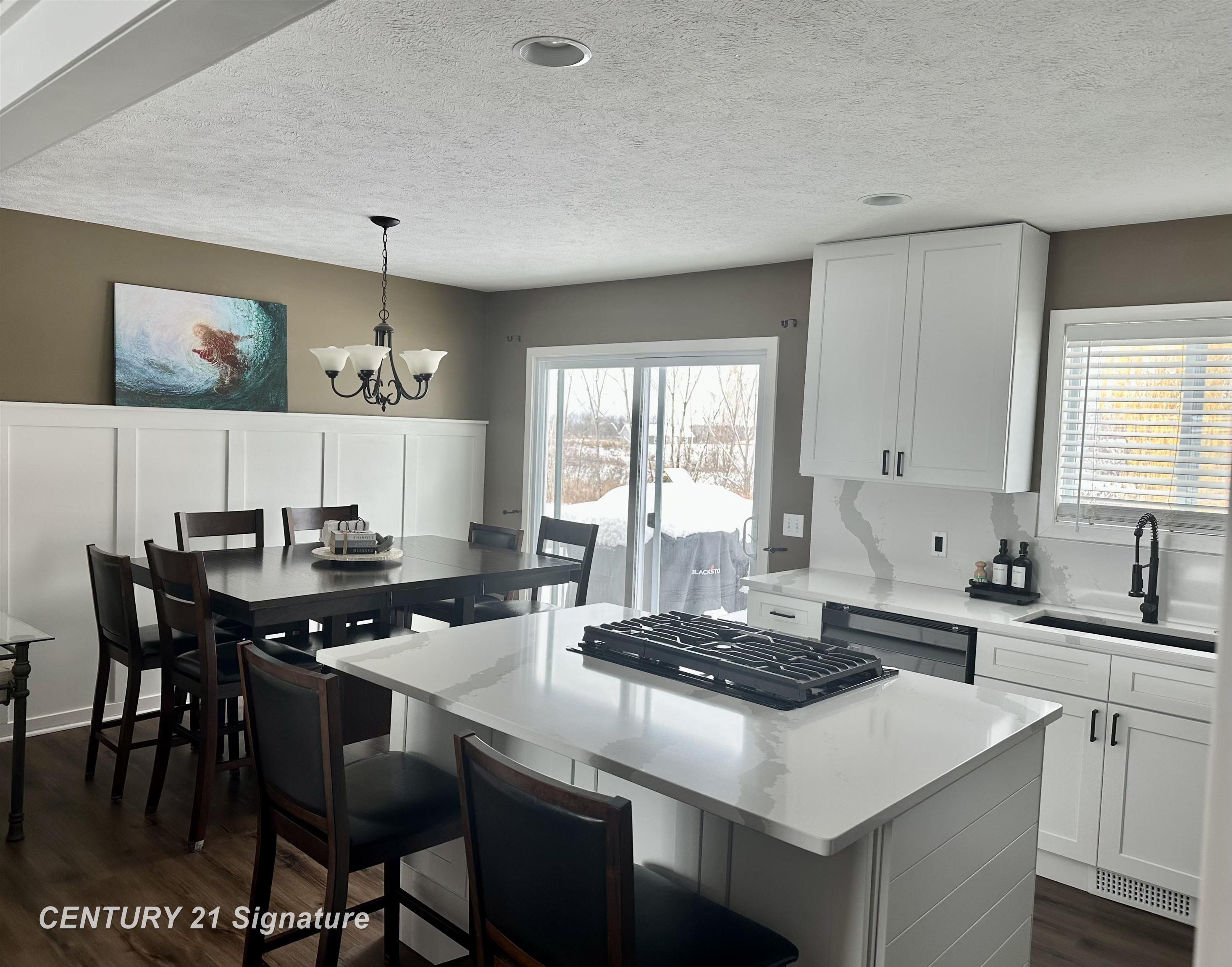 6135 Kingsbury Court