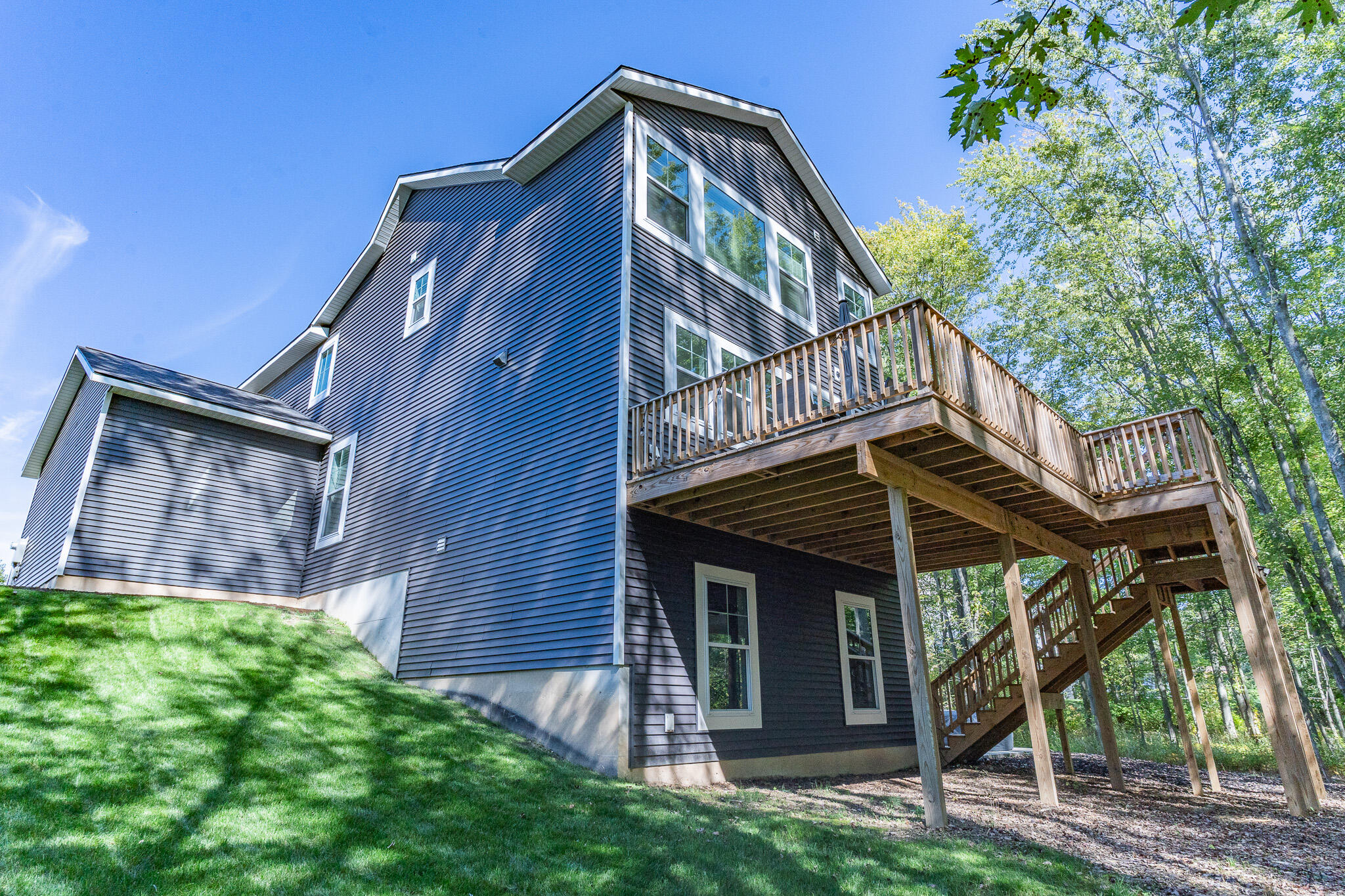 1866 Stratford Lane NW