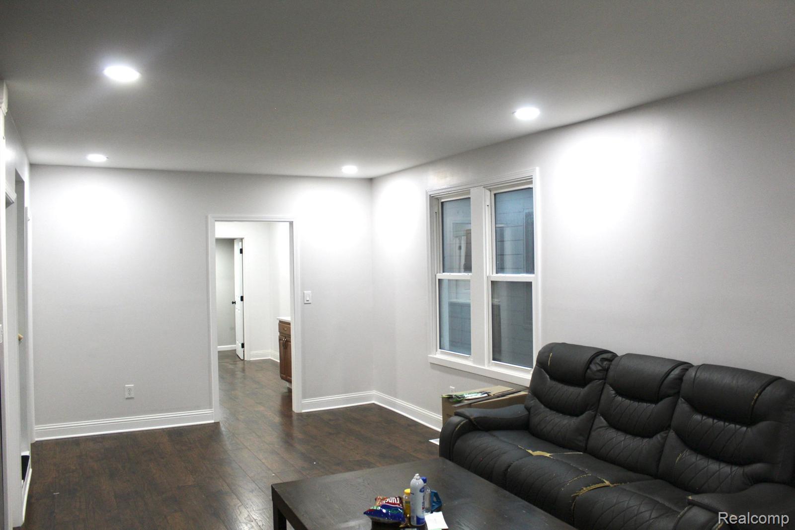 9836 Dequindre Street