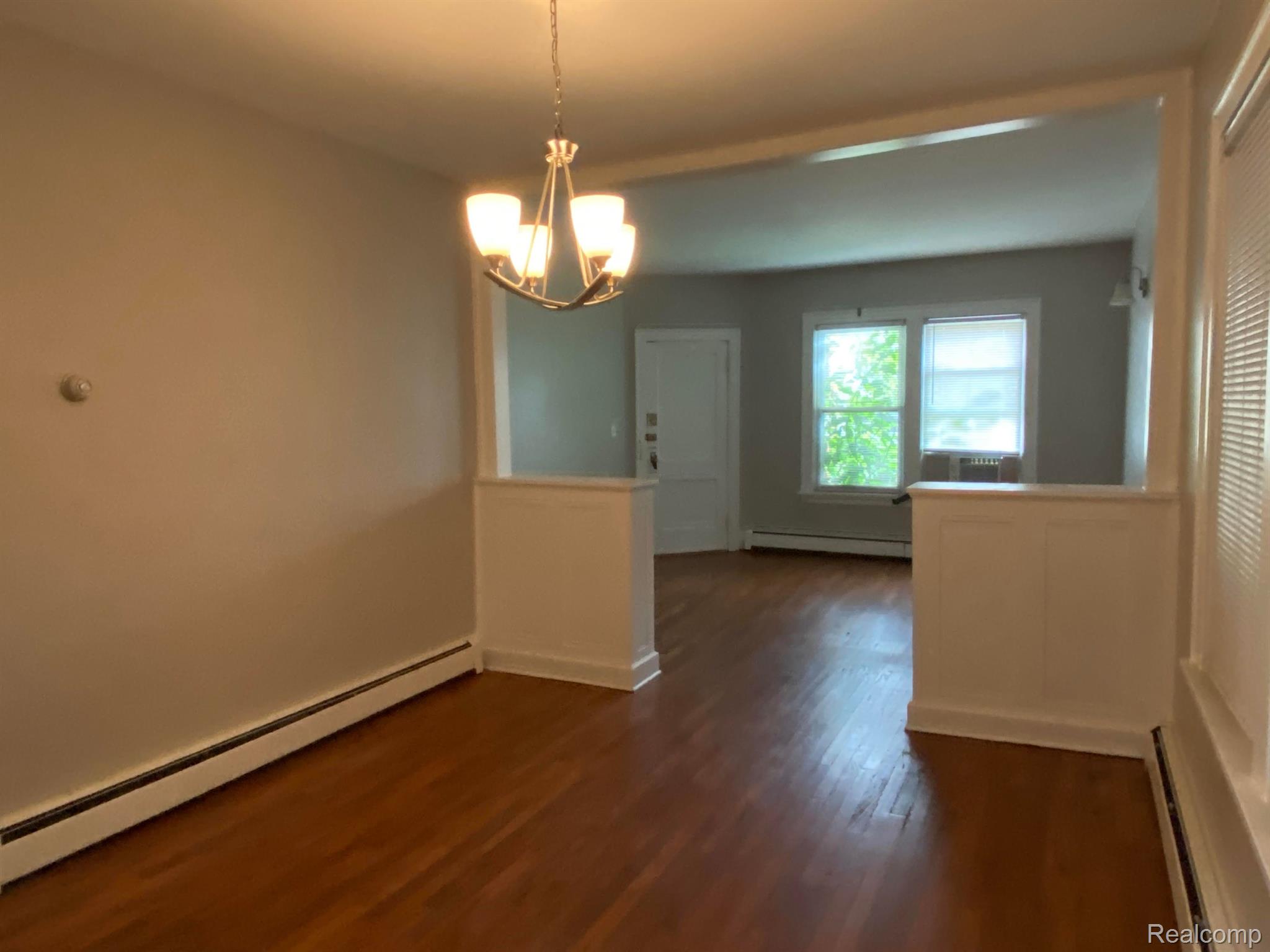 1127 BEACONSFIELD 1S Avenue