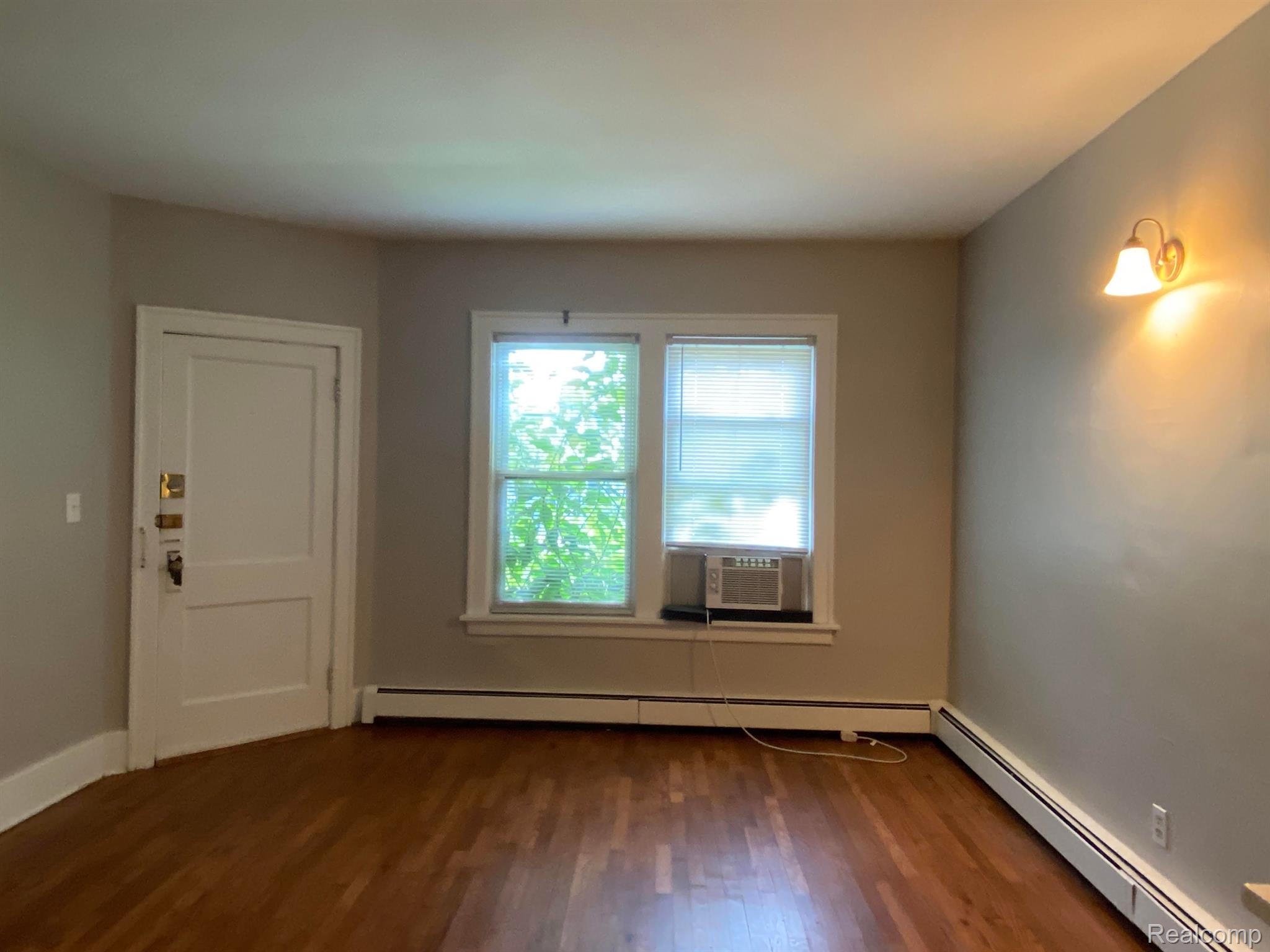 1127 BEACONSFIELD 1S Avenue