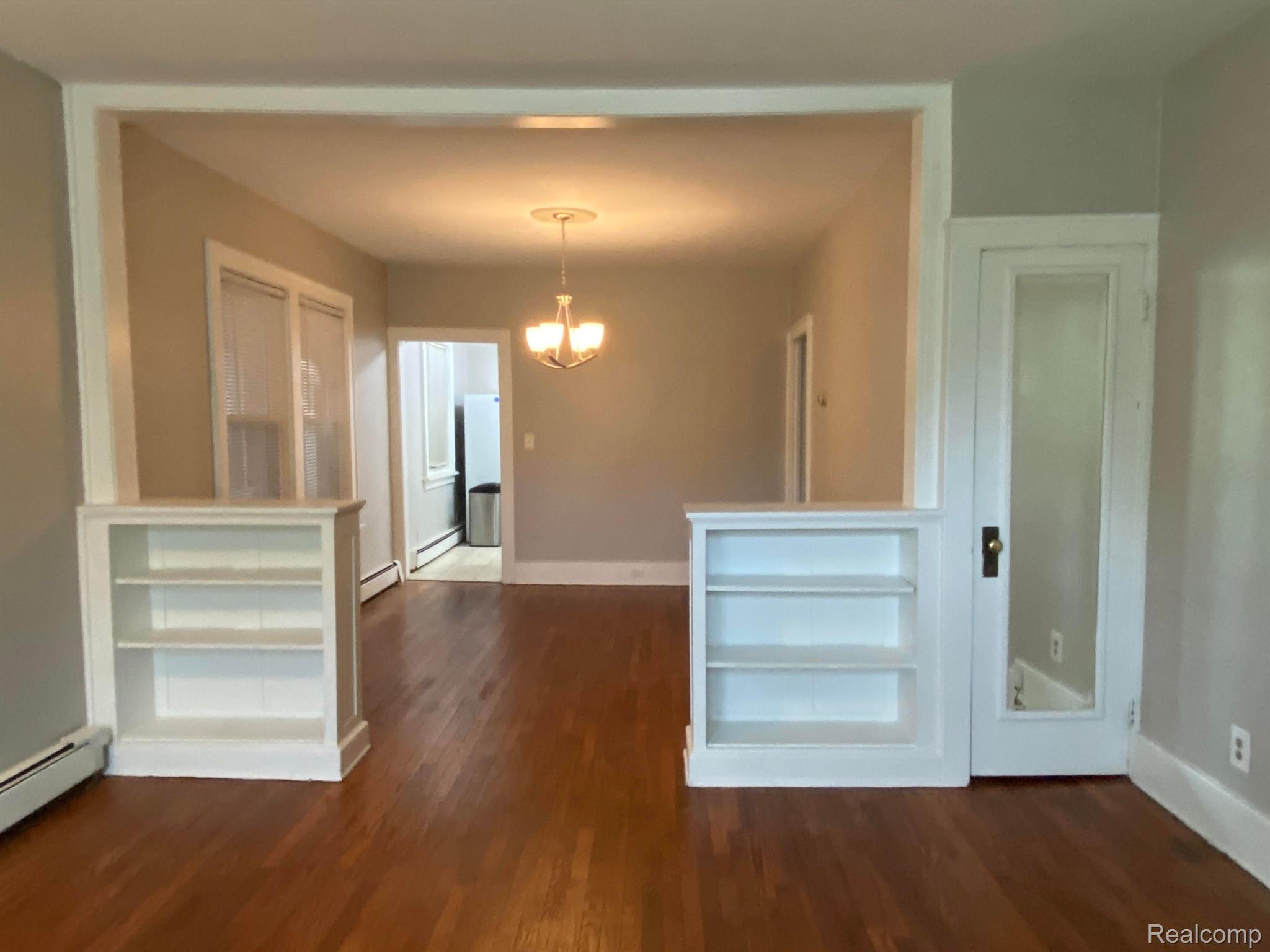 1127 BEACONSFIELD 1S Avenue