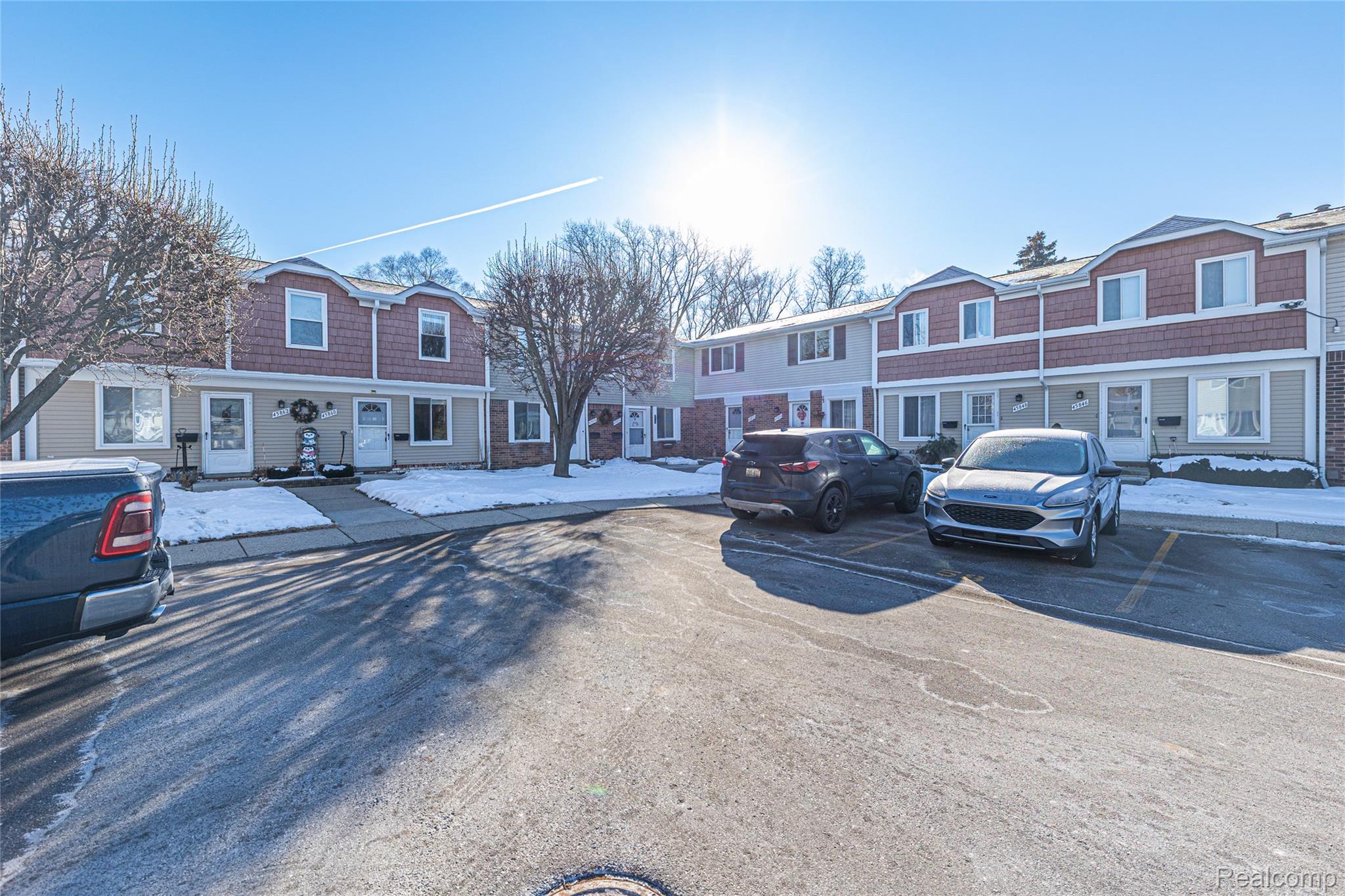 45860 Kensington Street