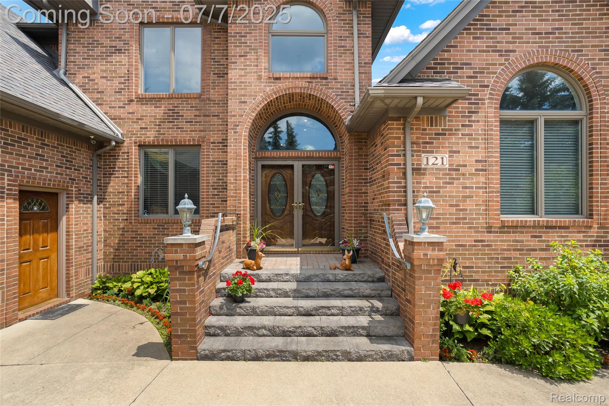 121 S Telegraph Road