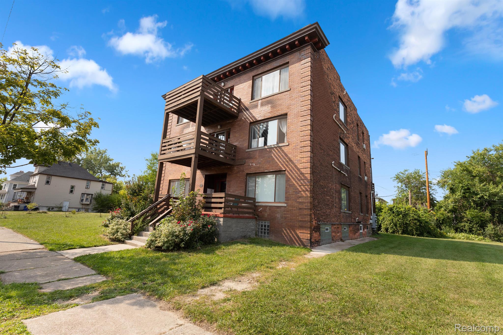 Detroit City, Michigan 48202, United States, 2 Bedrooms Bedrooms, ,1 BathroomBathrooms,Residential,Active,196169