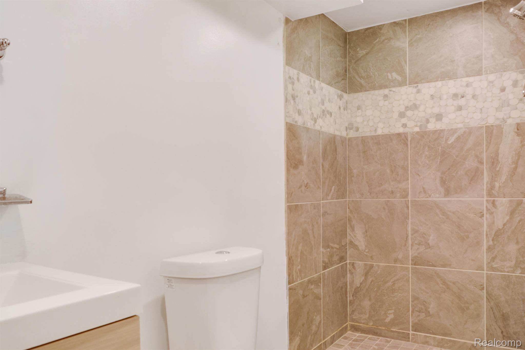 Detroit City, Michigan 48202, United States, 2 Bedrooms Bedrooms, ,1 BathroomBathrooms,Residential,Active,196169