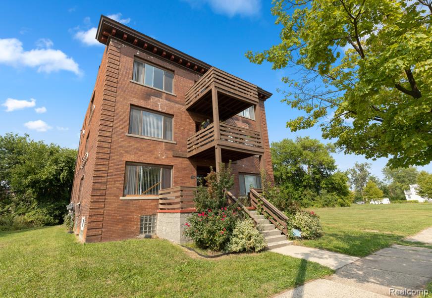 Detroit City, Michigan 48202, United States, 2 Bedrooms Bedrooms, ,1 BathroomBathrooms,Residential,Active,196169