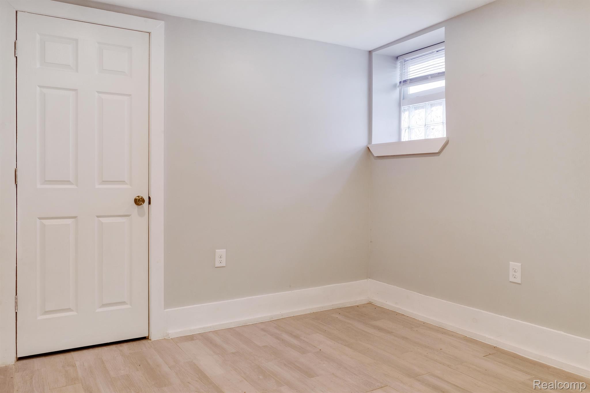 Detroit City, Michigan 48202, United States, 2 Bedrooms Bedrooms, ,1 BathroomBathrooms,Residential,Active,196169