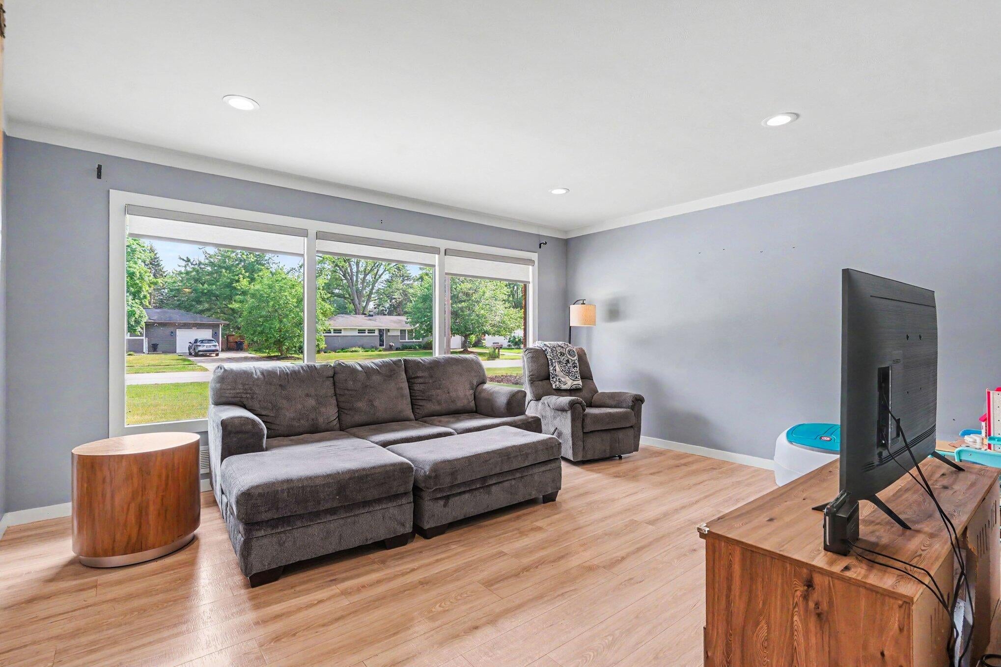 1089 Legion Park Drive