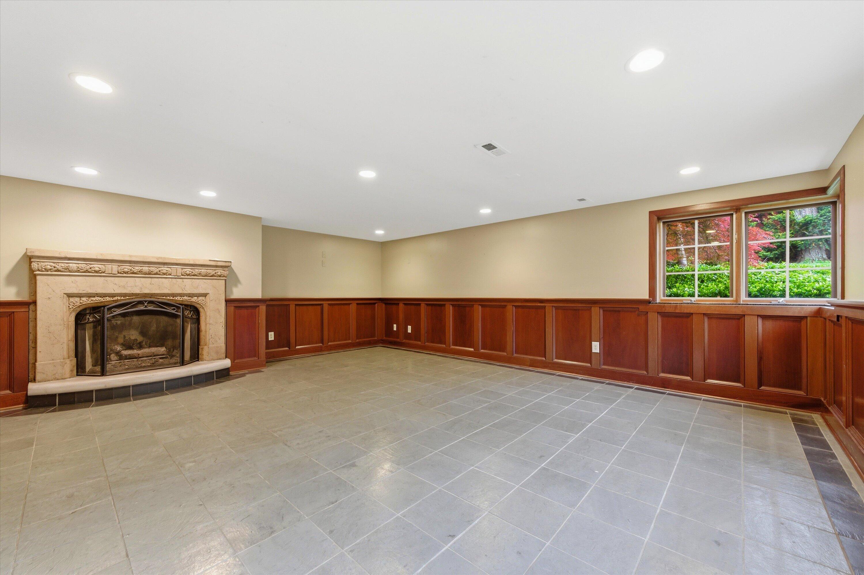 1041 Heather Way