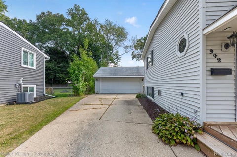 Tiny photo for 942 Panorama Drive, Milford Village, MI 48381 (MLS # 20261068098)